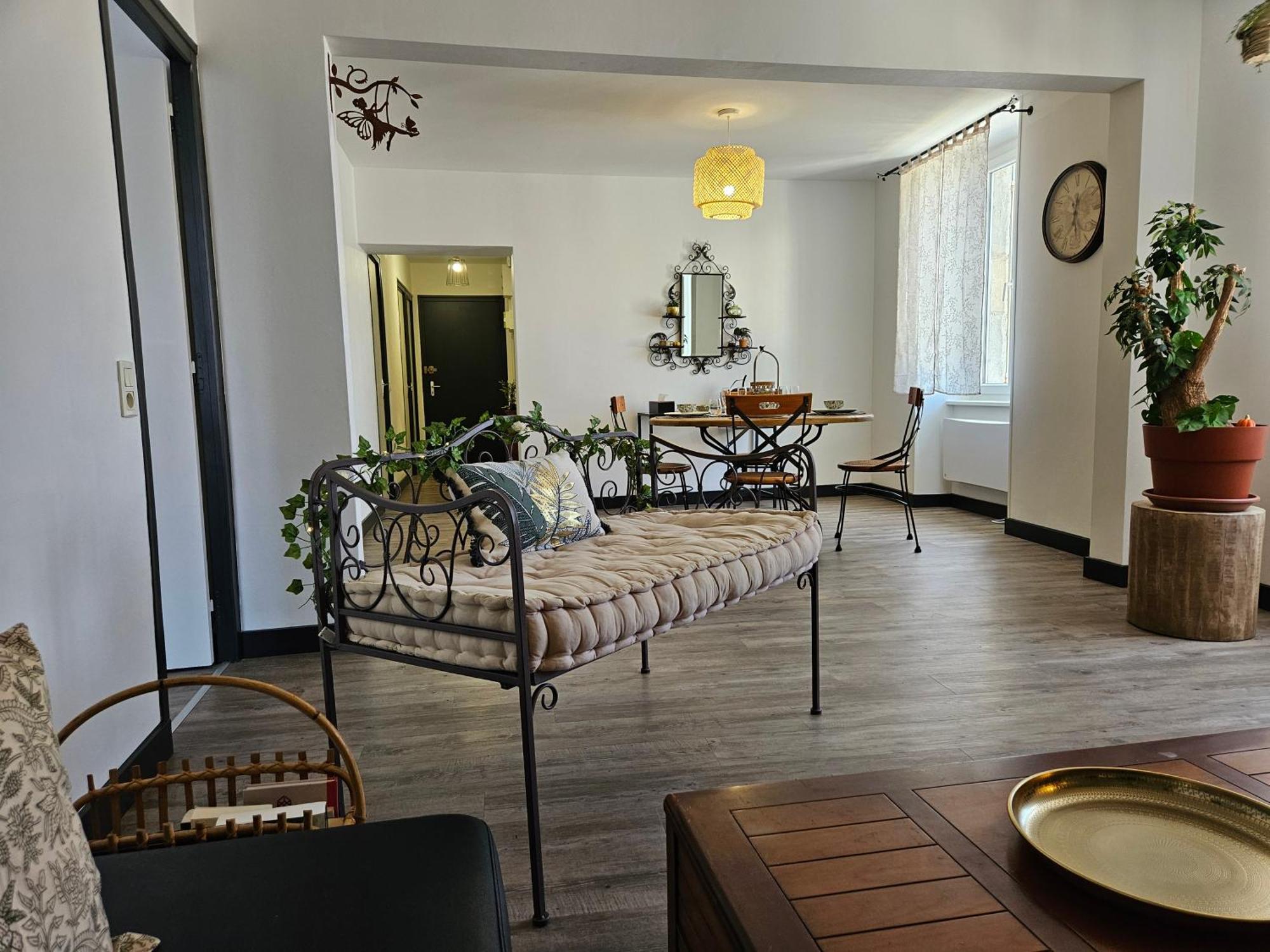 Appartement Le Jardin Imaginaire Champagnole Exterior photo
